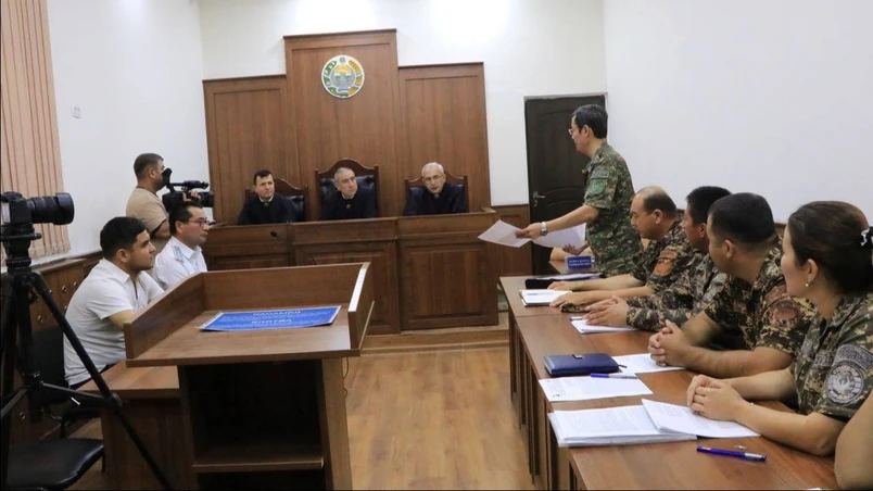 Jinsiy hayvonlar parnuha Gey jinsiy aloqa mashinasi