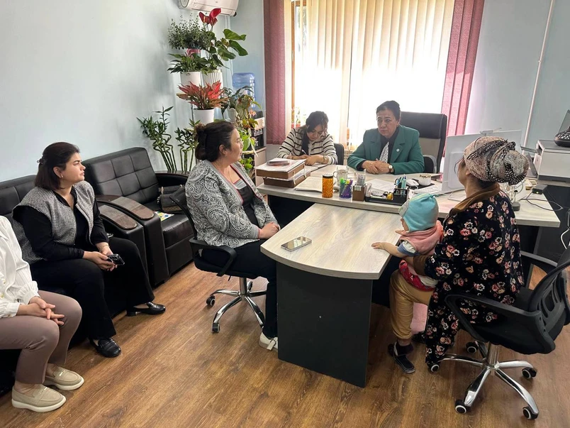 Бухорода зўравонликка учраган аёллар масаласи кўтарилди: 3 нафар мурожаатчи ҳимояга олинди