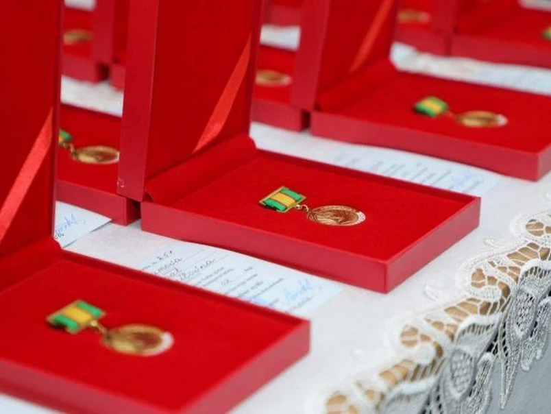 Mustaqillik arafasida prezident xizmatchilari hamda ishlab ijtimoiy-va soha xodimlarini taqdirladi