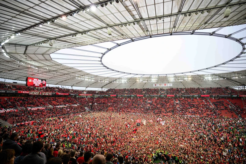 Bayer Bundesliga kubogini qoʻlga kiritdi
