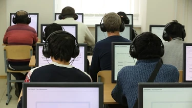 2026 yilda Rossiyada migrantlar imtihonlar faqat kompyuterlardan olinadi