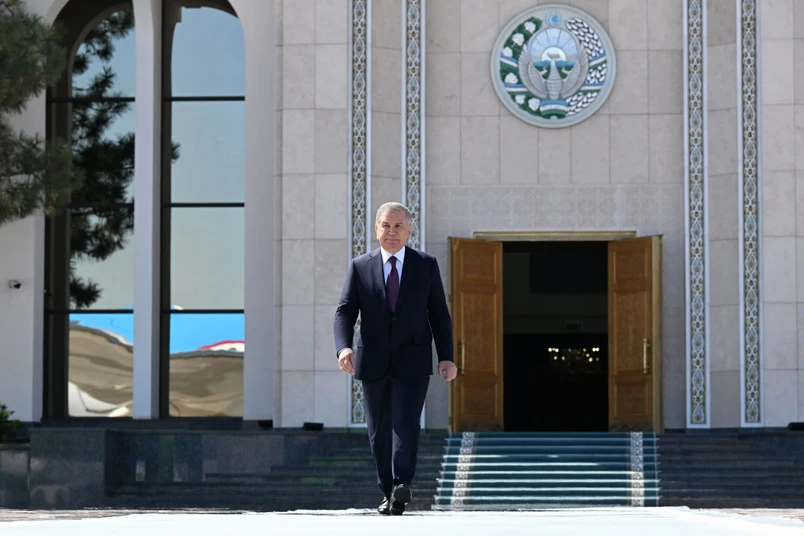 Mirziyoyev amaliy tashrif bilan Turkmanistonga joʻnab ketdi