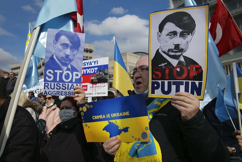 Rossiyada Putinni Giteler bilan taqqoslaydigan surat va memlar taqiqladi