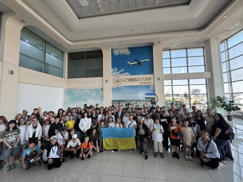 Oʻzbekistonga olib kelingan ukrainalik bolalarga 2 mingta oʻquv qurollari toʻplami sovgʻa qilindi