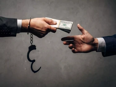 DXX: Hokim oʻrinbosari hamda agentlik va inspeksiya xodimlari ushlandi