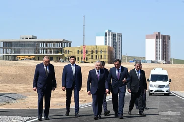 Prezident Shavkat Mirziyoyev Jizzax viloyatiga tashrif buyurdi
